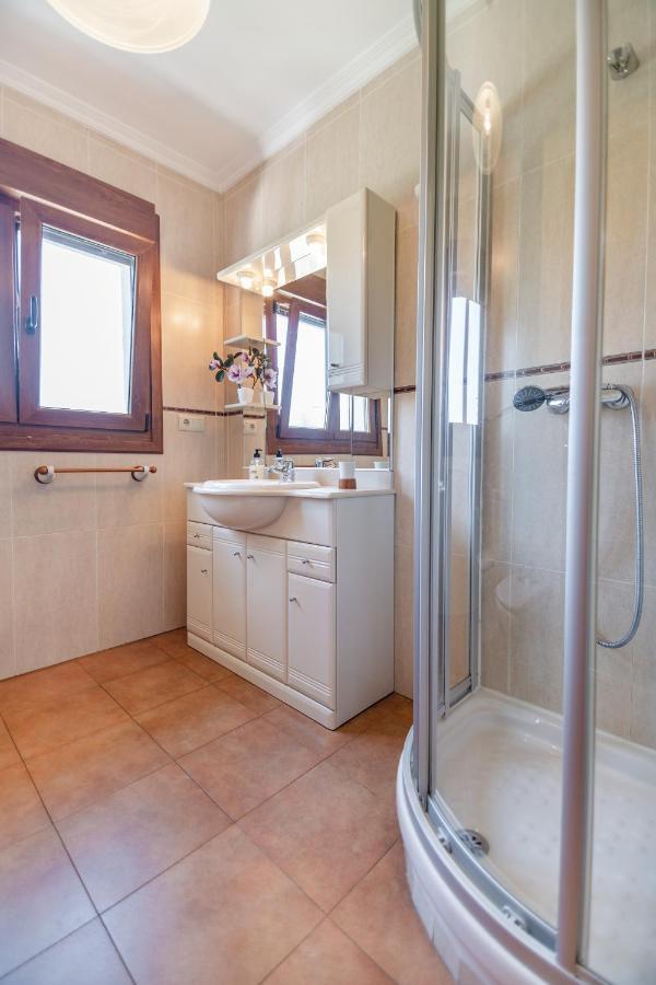 Apartamentos Privados Con Jardin Y Barbacoa Compartida En Laredo Ngoại thất bức ảnh