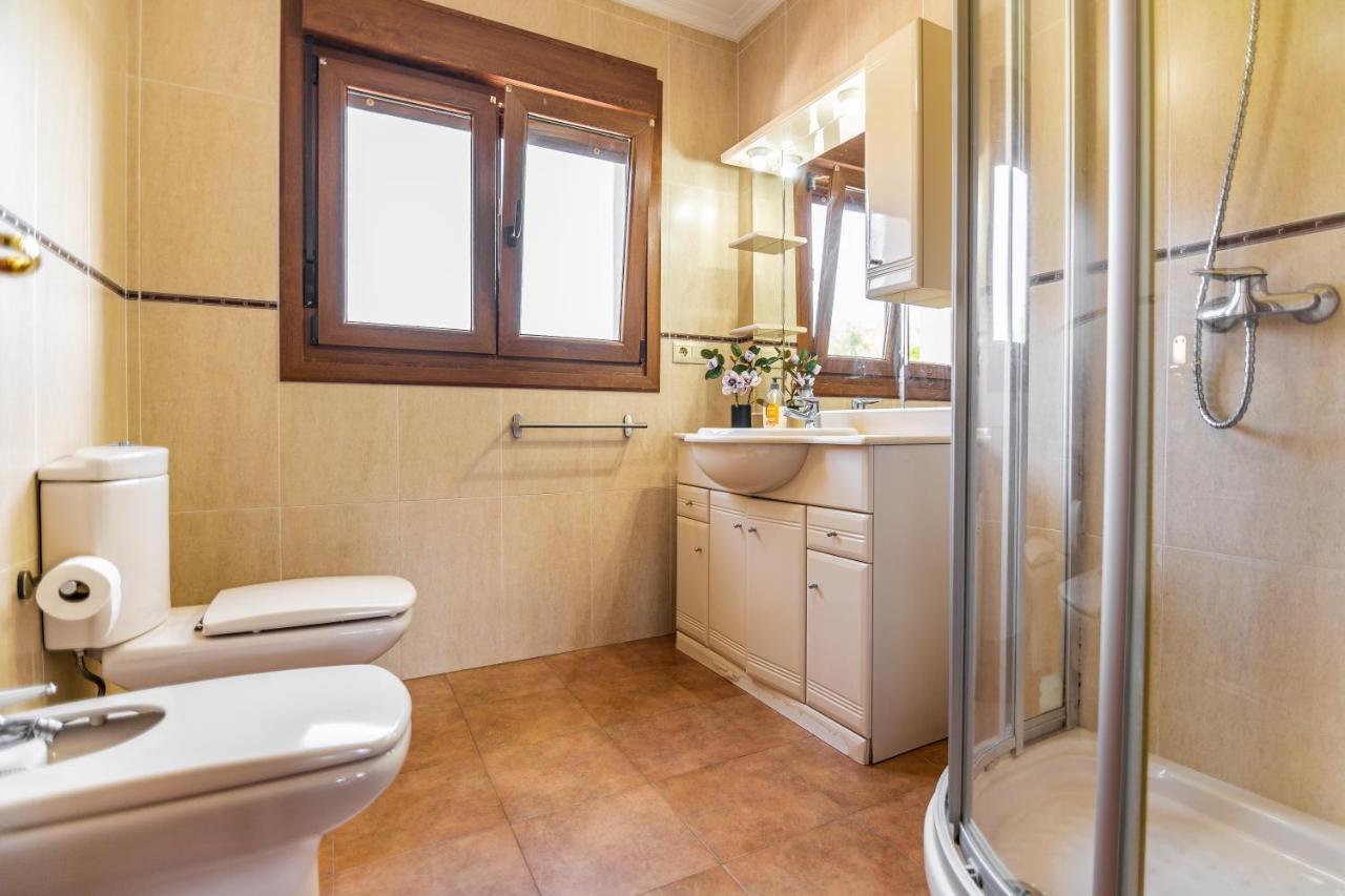 Apartamentos Privados Con Jardin Y Barbacoa Compartida En Laredo Ngoại thất bức ảnh